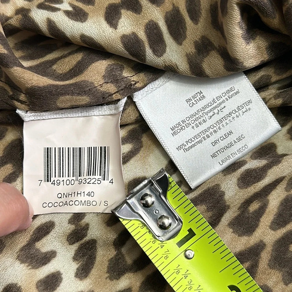 BCBG MaxAzria Women’s Size Small Cheetah Print Short Sleeve Top Cinched Waist - Picture 8 of 9